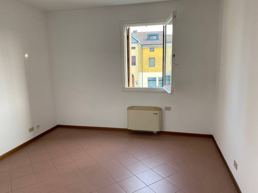Immobile a Bondeno in Piazza Giuseppe Garibaldi - Foto 4