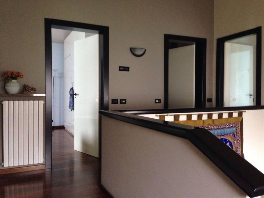 Villa a Borgomanero in Viale John Fitzgerald Kennedy - Foto 3