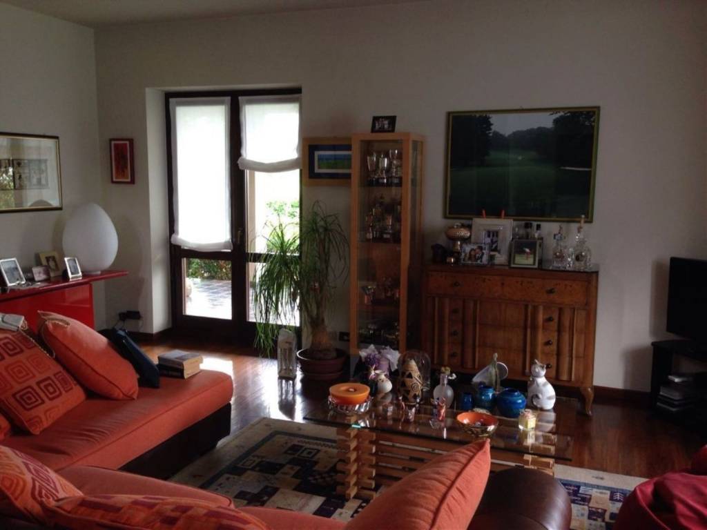 Villa a Borgomanero in Viale John Fitzgerald Kennedy - Foto 5