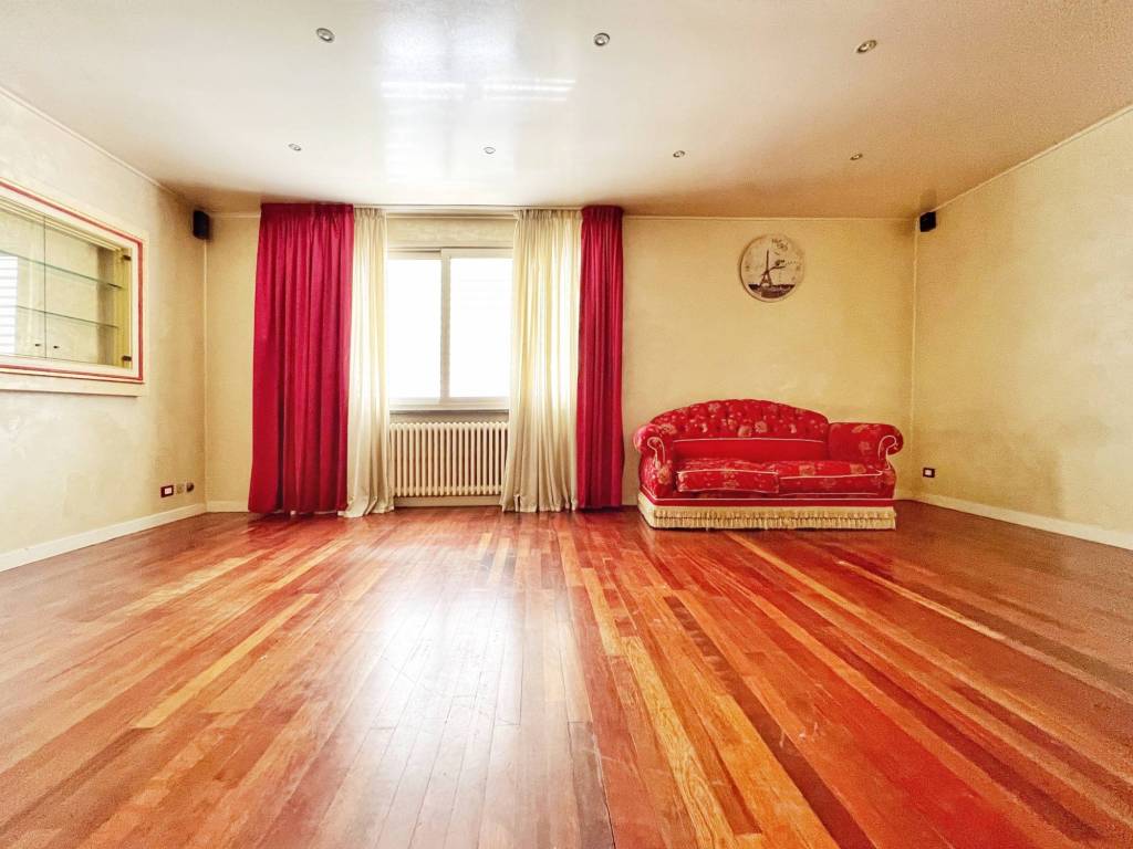 Villa a Riccione in Viale Castrocaro - Foto 4