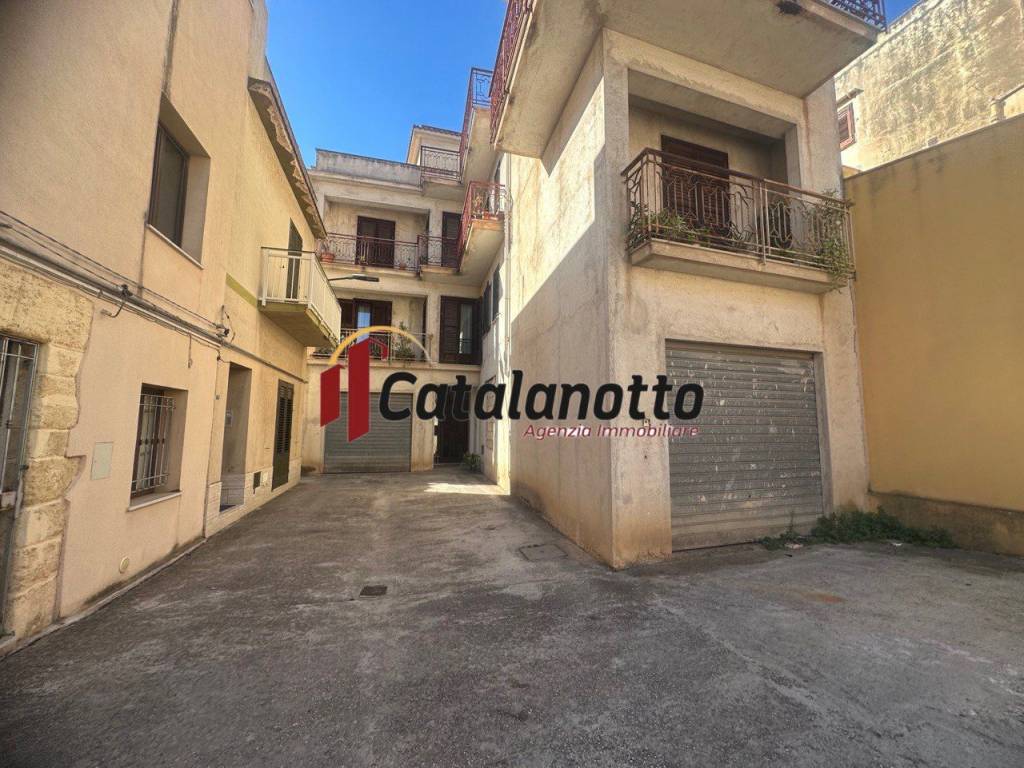 Appartamento a Castelvetrano in Via Marco Minghetti - Foto 2