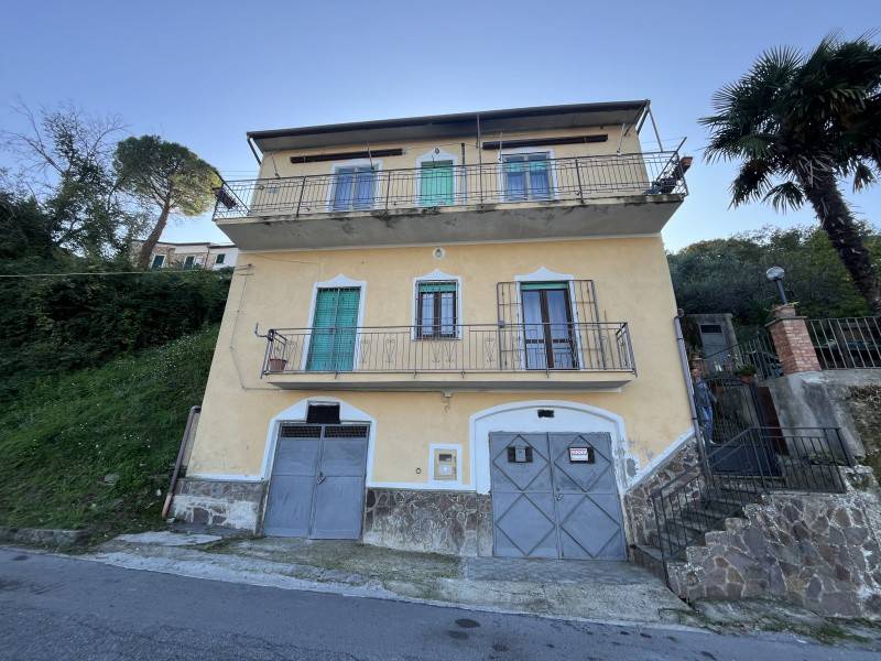 Villa a Lustra in Strada Comunale Rotabile Lustra Rutino - Foto 4