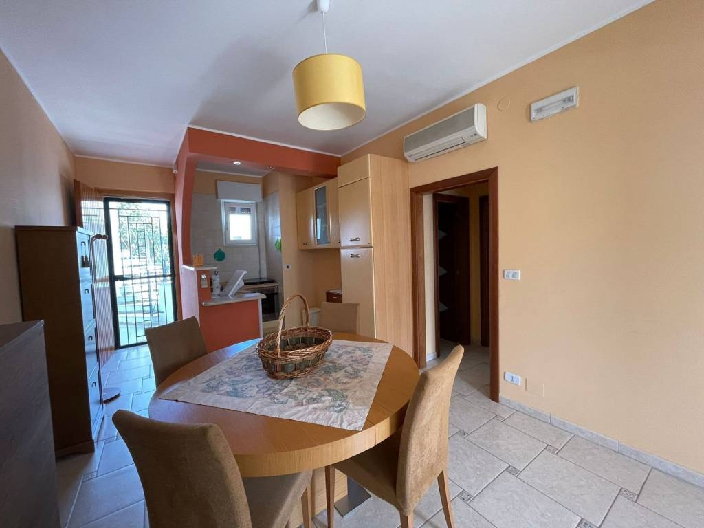 Appartamento a Lesina in Viale dei Platani, 10 - Foto 2