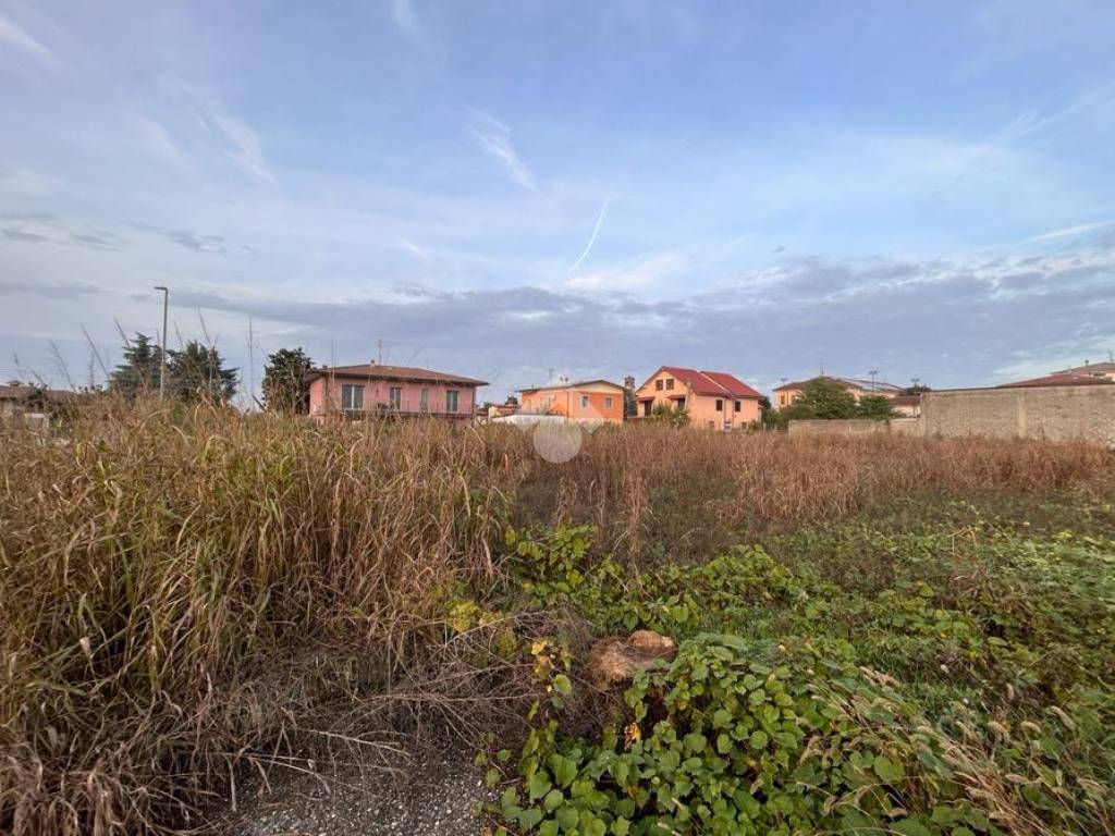 Terreno a Castelvisconti in Via Azzanello - Foto 2