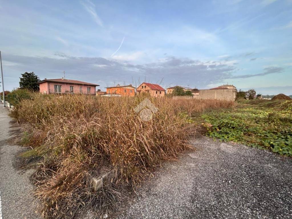 Terreno a Castelvisconti in Via Azzanello - Foto 4