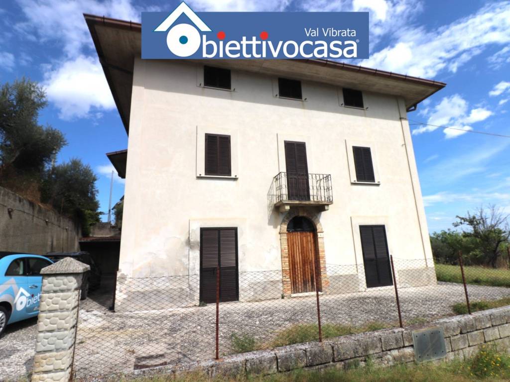 Villa a Civitella del tronto in Via Ferdinando II di Borbone - Foto 3