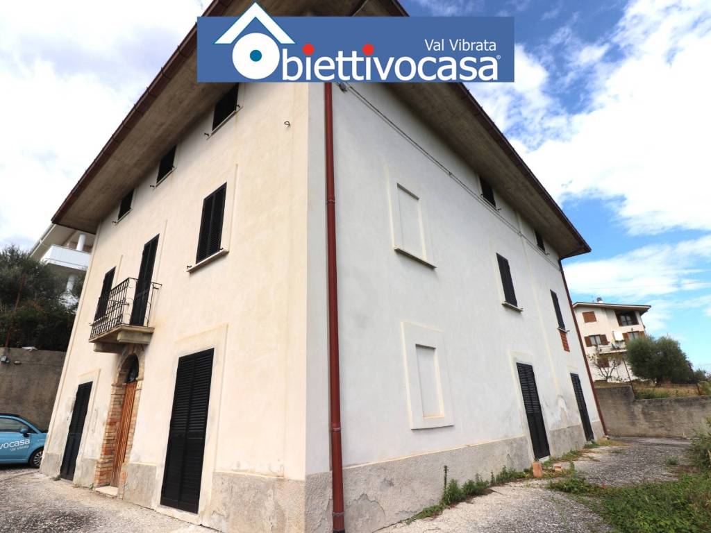 Villa a Civitella del tronto in Via Ferdinando II di Borbone - Foto 5
