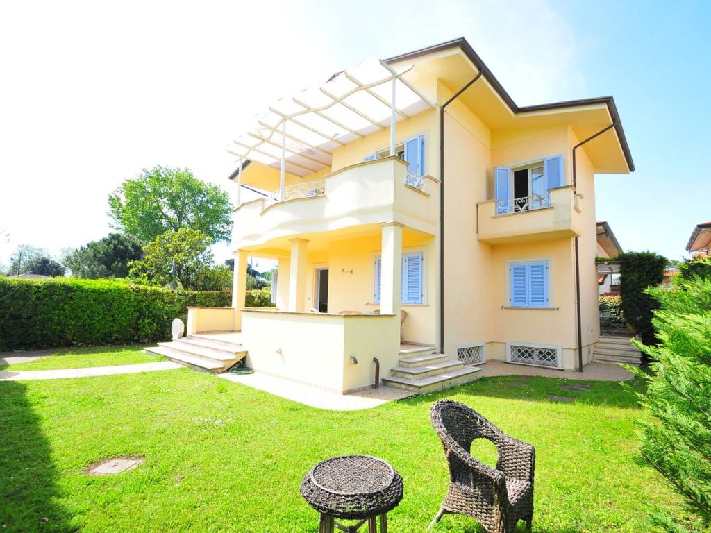Villa a Pietrasanta in Località Tonfano - Foto 3