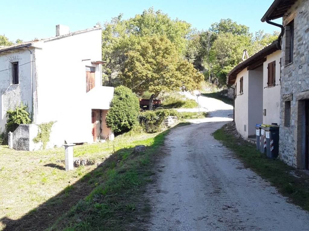 Rustico / casale a Valtopina in Località Schiavetto - Foto 4