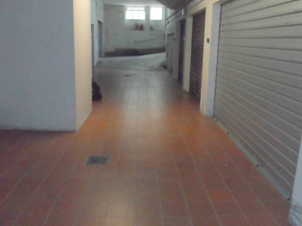 Box / garage a San benedetto del tronto in Via C. e L. Gabrielli - Foto 2