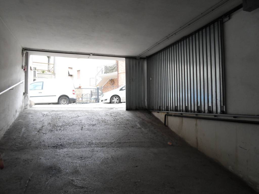 Box / garage a San benedetto del tronto in Via C. e L. Gabrielli - Foto 4