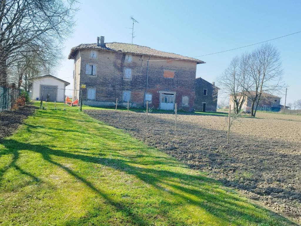 Rustico / casale a Sant'agata bolognese in Via San Carlo, 7 - Foto 2