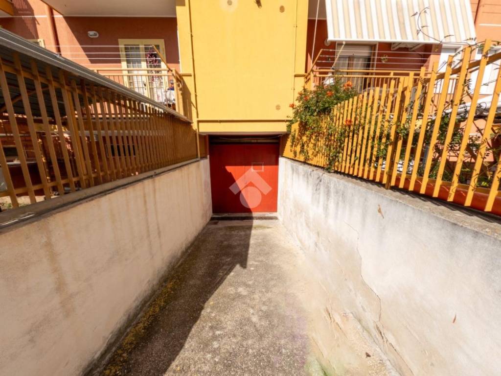 Box / garage a Manfredonia in Piazza delle Viole, 1 - Foto 5