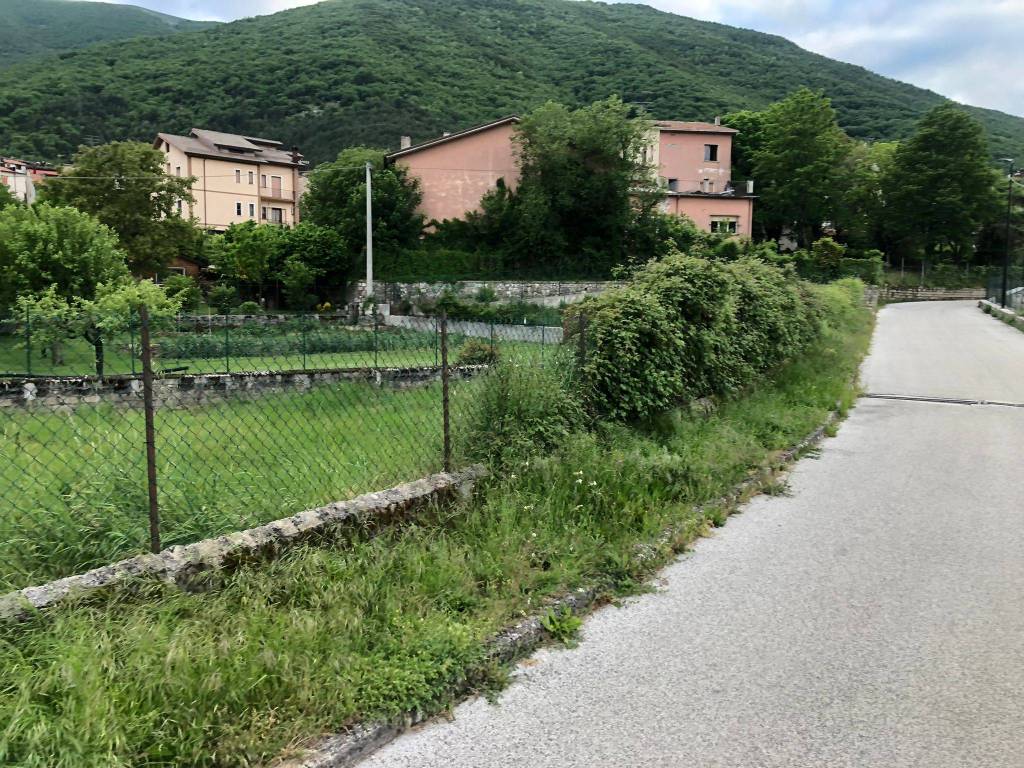 Terreno a Collelongo in Via Pozzo Maianone - Foto 4