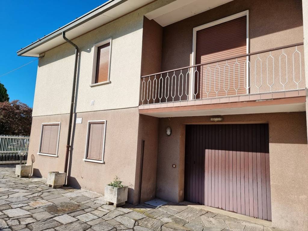 Villa a Carnago in Via Salvador Allende, 9 - Foto 2