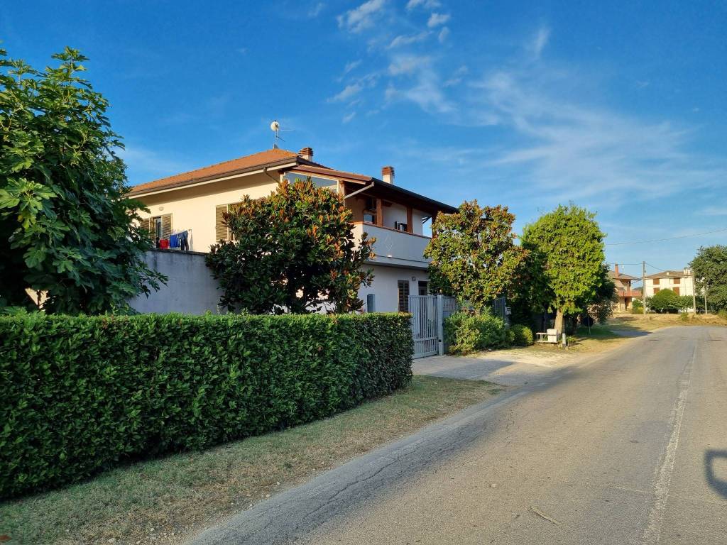Casa indipendente a Collecorvino in Contrada Campotino - Foto 2
