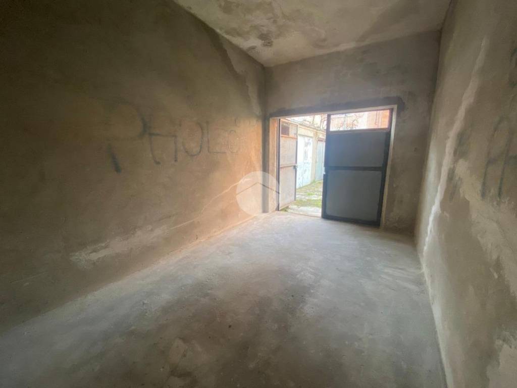 Box / garage a Valenza in Via Mario Nebbia, 61 - Foto 4