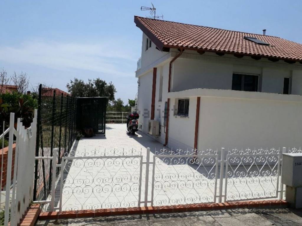 Villa a Ceriale in Via Terra del Sole, 73 - Foto 3