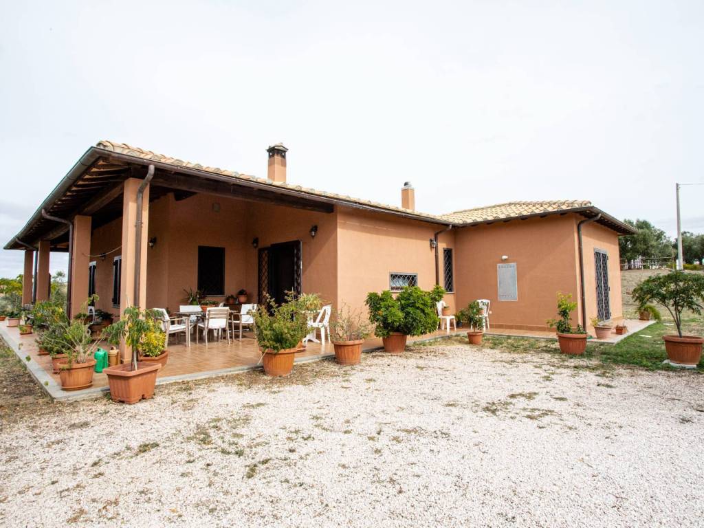 Villa a Tarquinia in Strada Vicinale dell'Argento Fontanil Nuovo - Foto 2