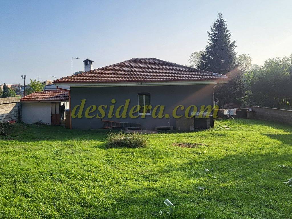 Villa a Varallo pombia in Strada Statale Ticinese, 3 - Foto 5