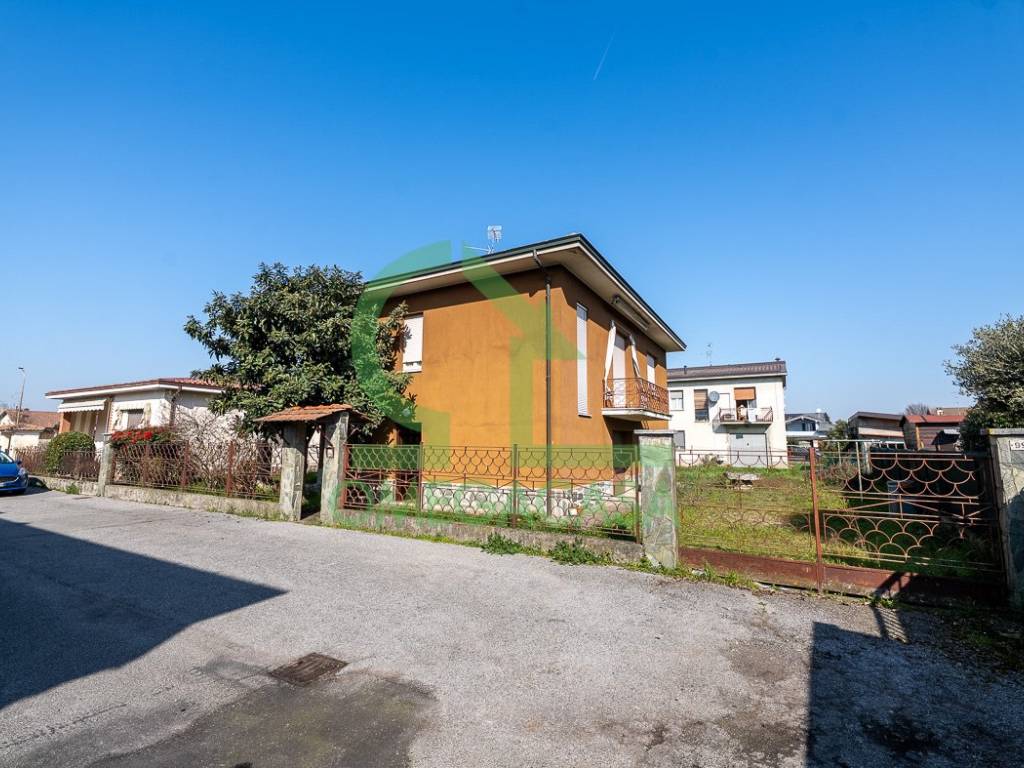 Villa a Castiglione d'adda in Via John Fitzgerald Kennedy, 97 - Foto 3