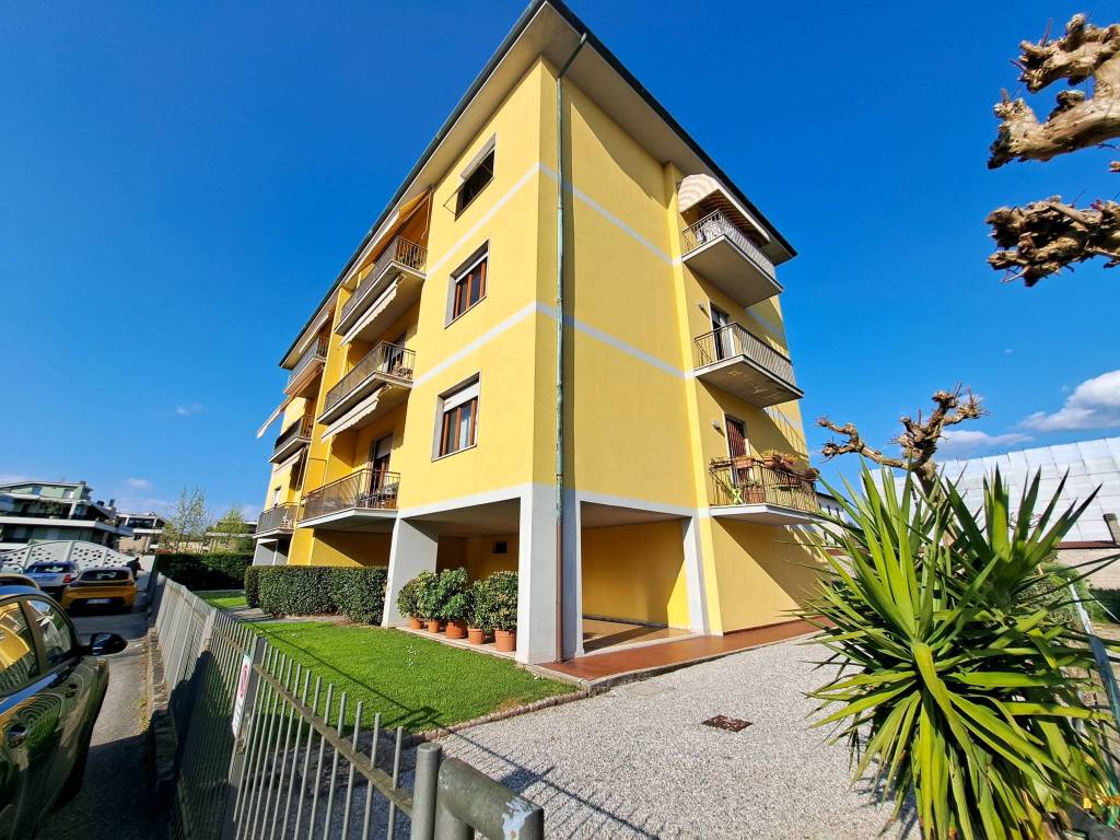 Appartamento a Lucca in Via Teresa Bandettini Traversa 9, 90 - Foto 4