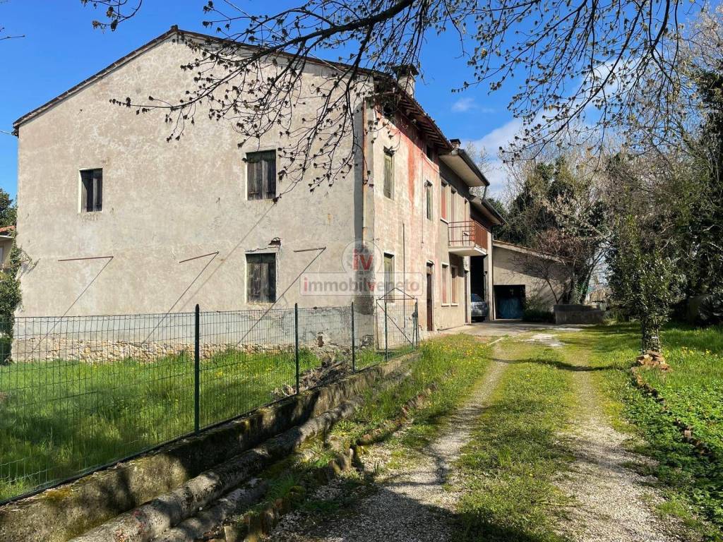 Rustico / casale a Lonigo in VIA MOLINO, 1 - Foto 3