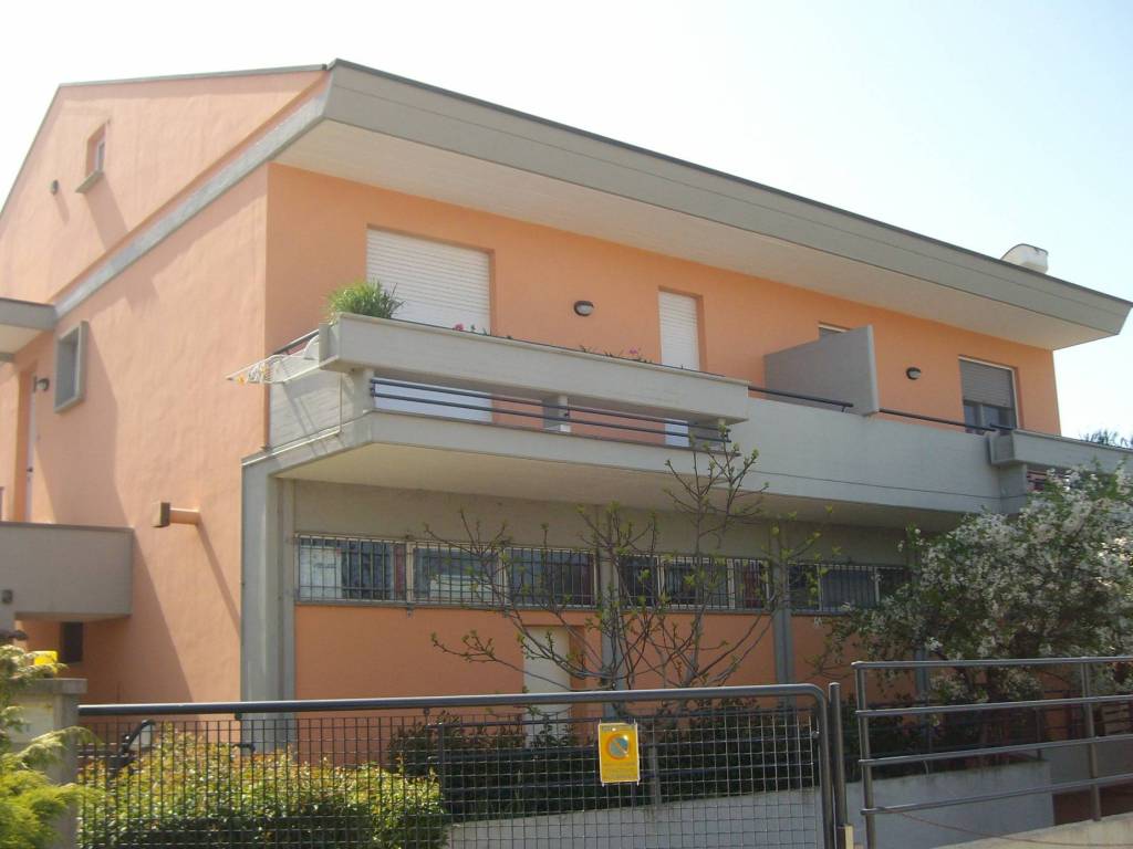 Box / garage a Città sant'angelo in Viale Matrino, 164 - Foto 2