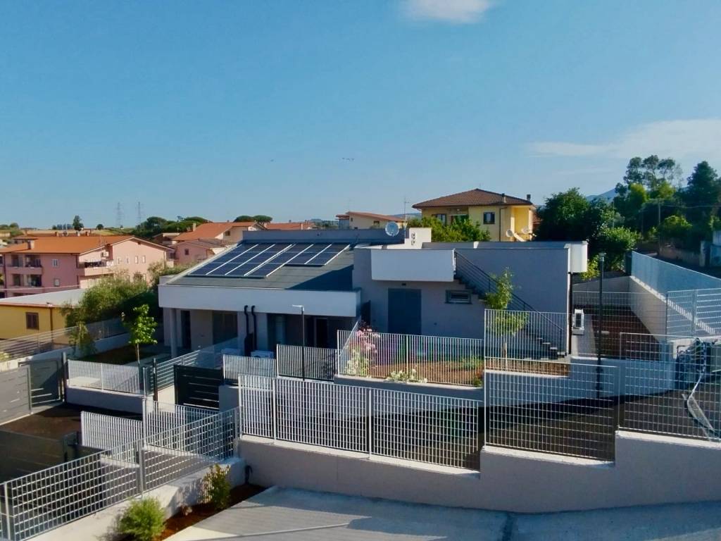 Villa a Aprilia in Via Molveno, 14 - Foto 3