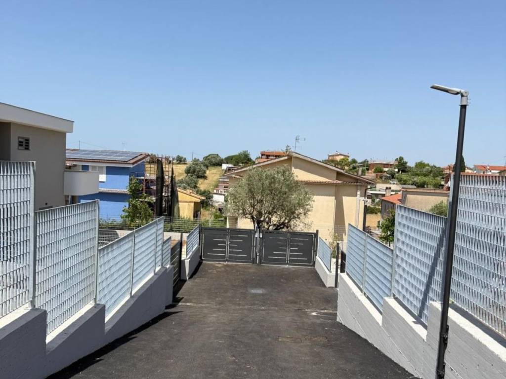 Villa a Aprilia in Via Molveno, 14 - Foto 5