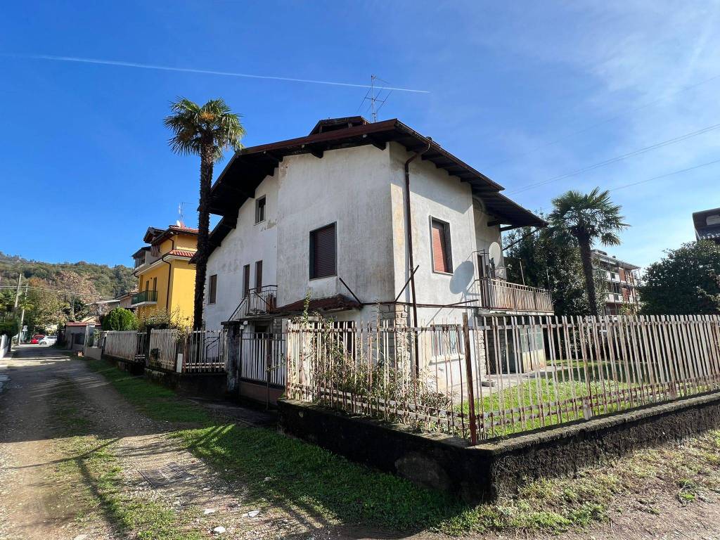 Villa a Verbania in Via Montanara, 7 - Foto 2