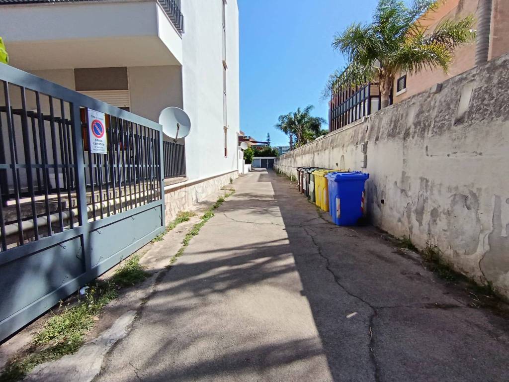 Box / garage a Lecce in Via Pietro Marti, 11 - Foto 3