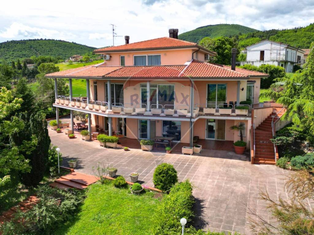 Villa a Fabriano - Foto 2
