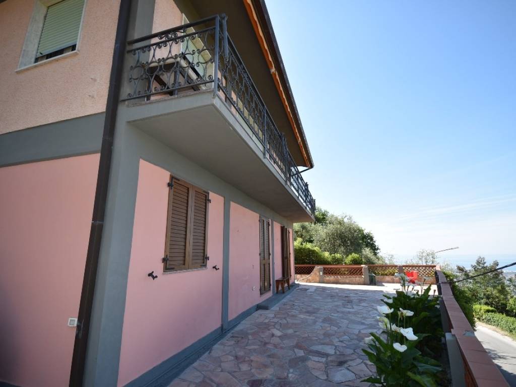 Villa a Pietrasanta in Via Rebuto - Foto 2