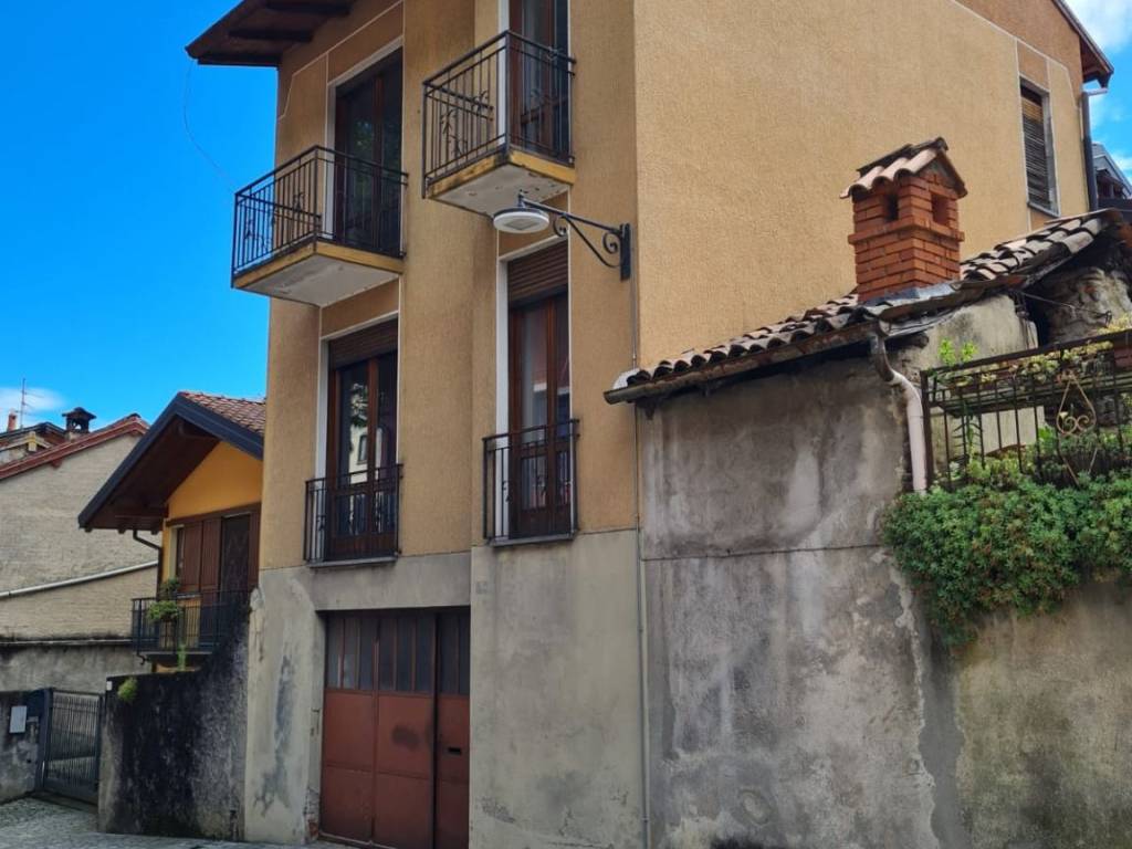 Casa indipendente a Massino visconti in Via Umberto I - Foto 4
