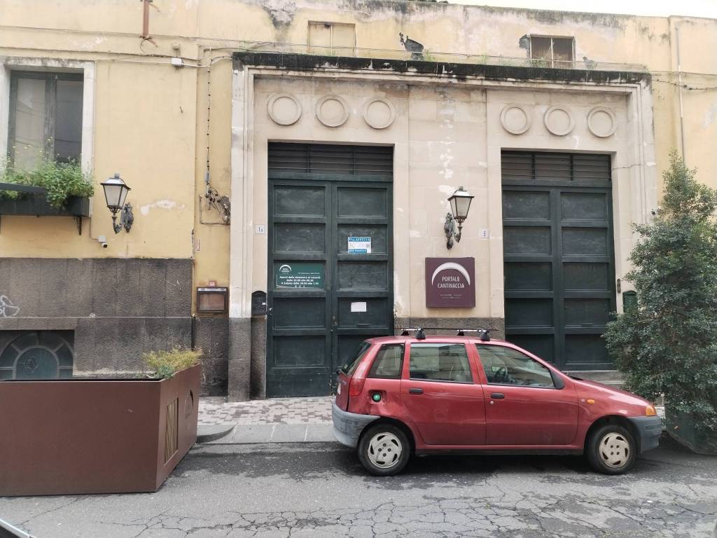 Box / garage a Catania in Via Calatafimi, 1 - Foto 2