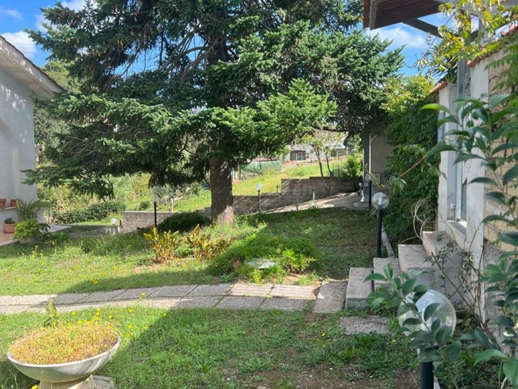 Villa a Aprilia in Via Adige - Foto 2