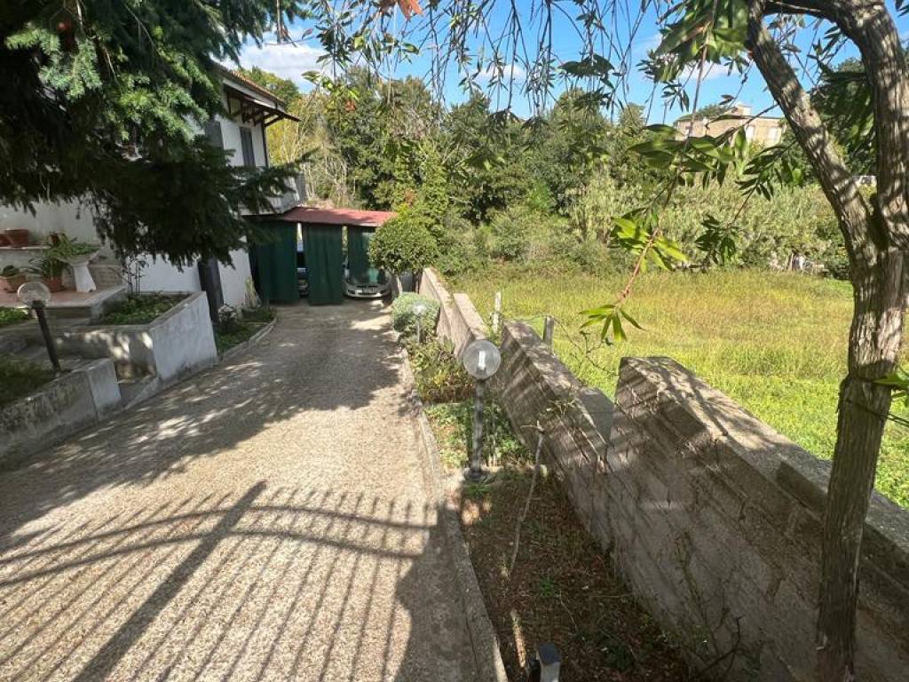 Villa a Aprilia in Via Adige - Foto 5