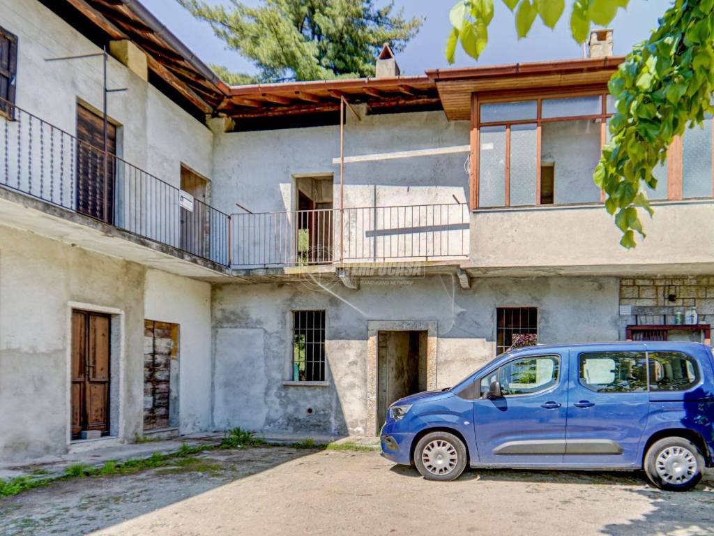 Casa indipendente a Brebbia in Via Piave, 25 - Foto 3