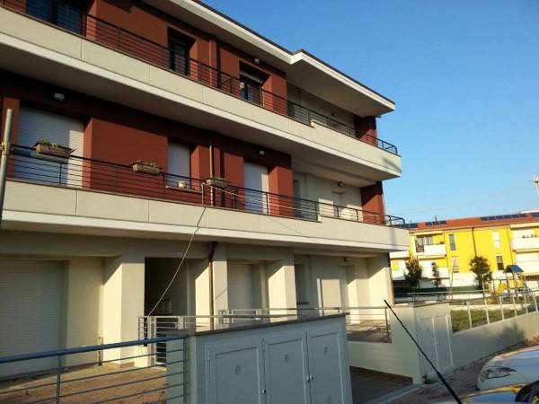 Box / garage a Fano in Via Ventinovesima Strada - Foto 2