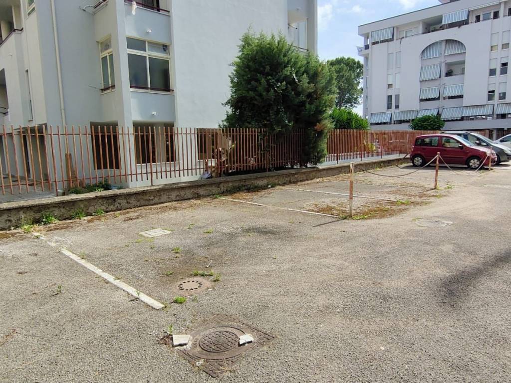 Box / garage a Aversa in Via Torrebianca, 47 - Foto 4