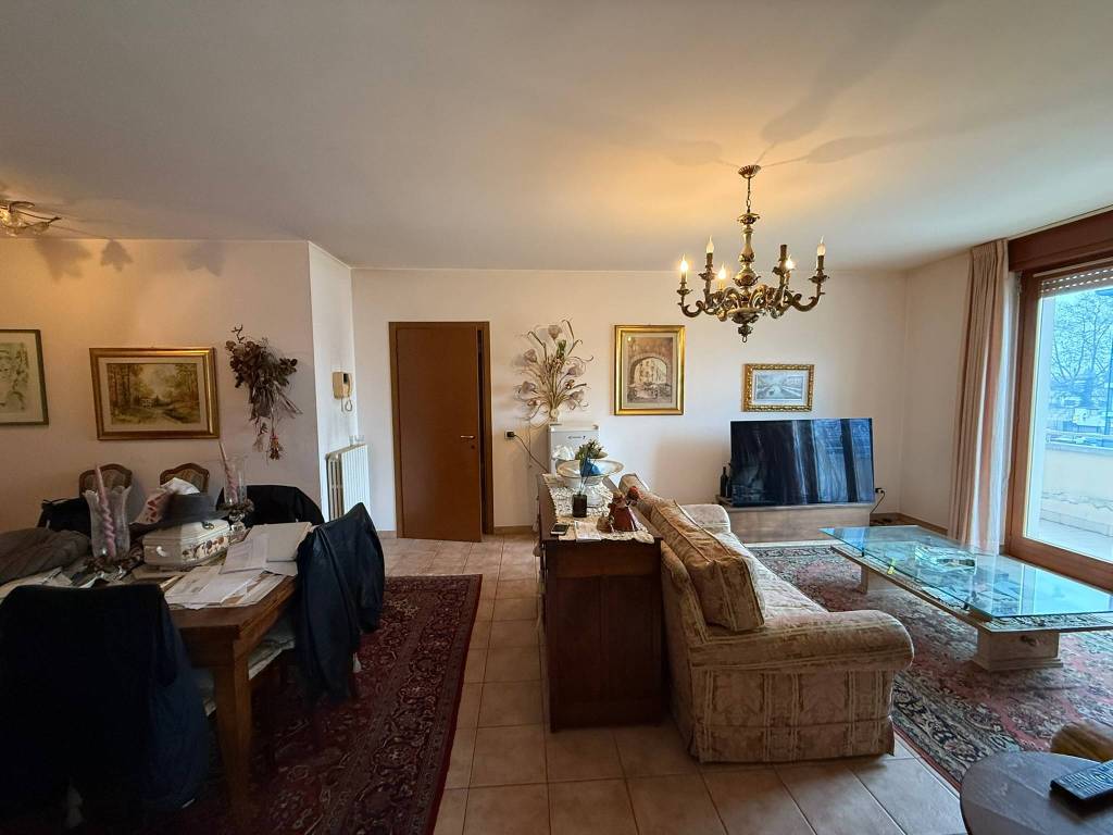 Appartamento a Arona in Via Giovanni Verga, 7 - Foto 4