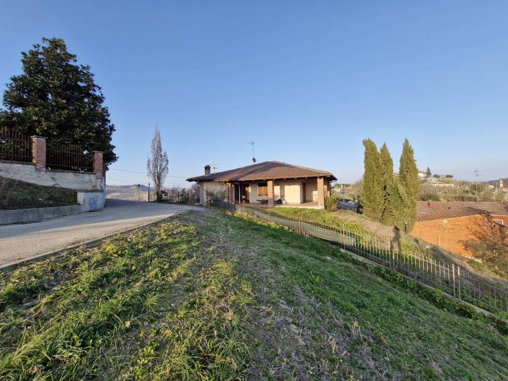 Villa a Canale in Via Monteu Roero - Foto 3