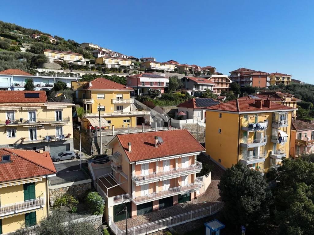 Appartamento a San lorenzo al mare in Via Pietrabruna, 73 - Foto 2