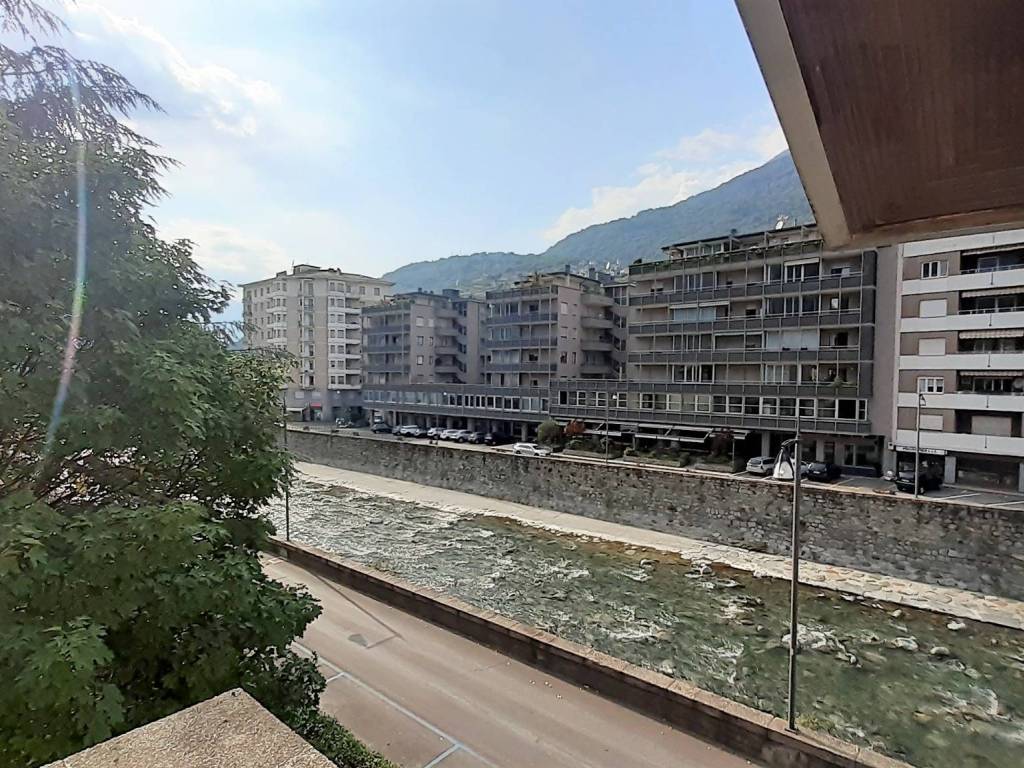 Appartamento a Sondrio in Lungomallero Luigi Cadorna, 33 - Foto 2