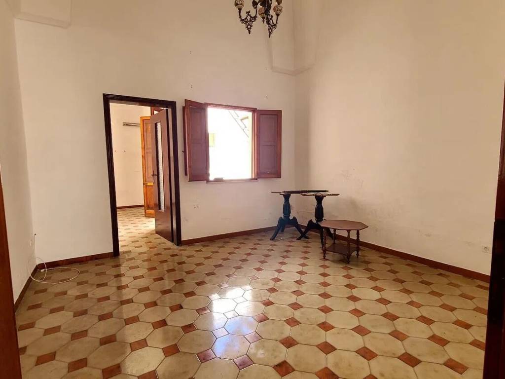 Appartamento a Manduria in Via Per Uggiano - Foto 4