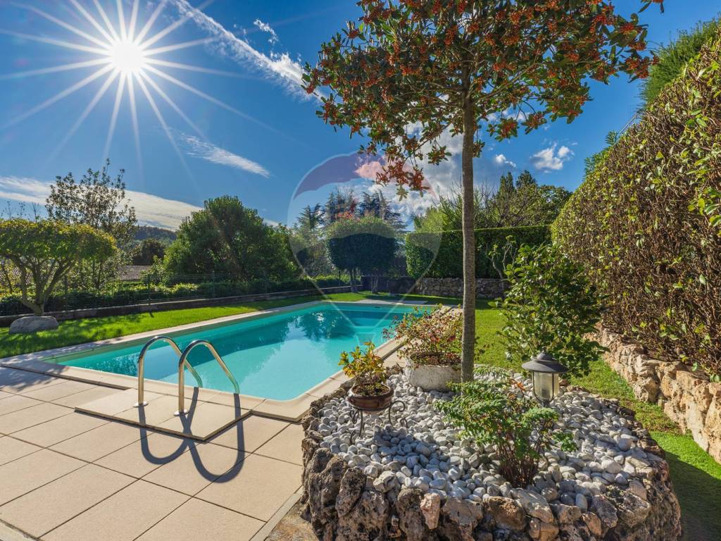 Villa a Cittiglio in via Vittorio Veneto, 87 - Foto 3