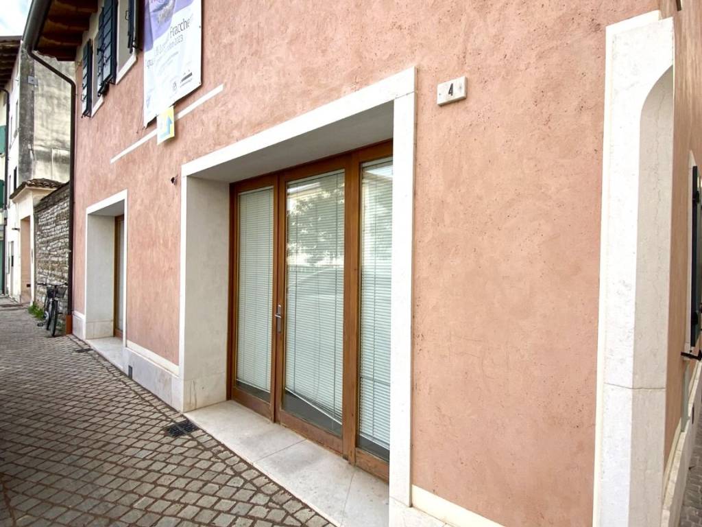 Palazzo / stabile a Pordenone - Foto 2