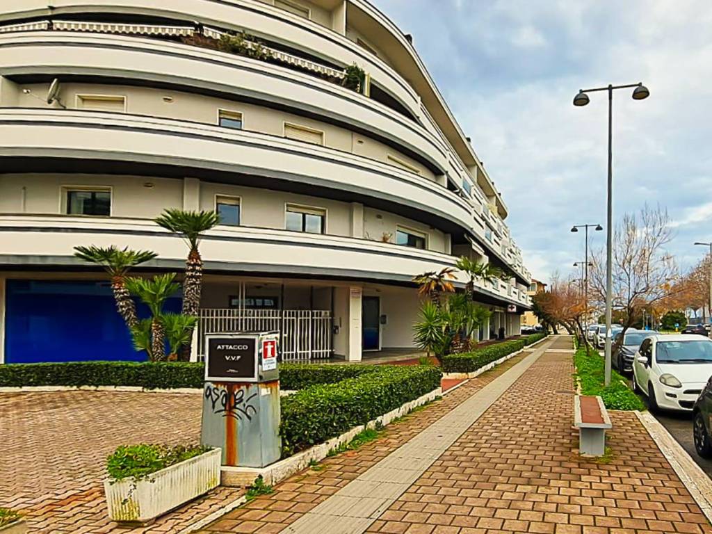 Appartamento a Pescara in Lungomare Cristoforo Colombo, 46 - Foto 4
