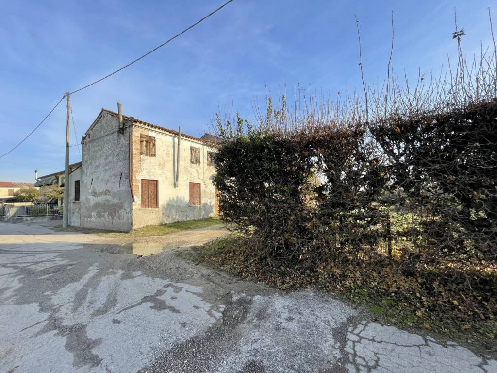 Casa indipendente a Solesino in via muratori - Foto 4